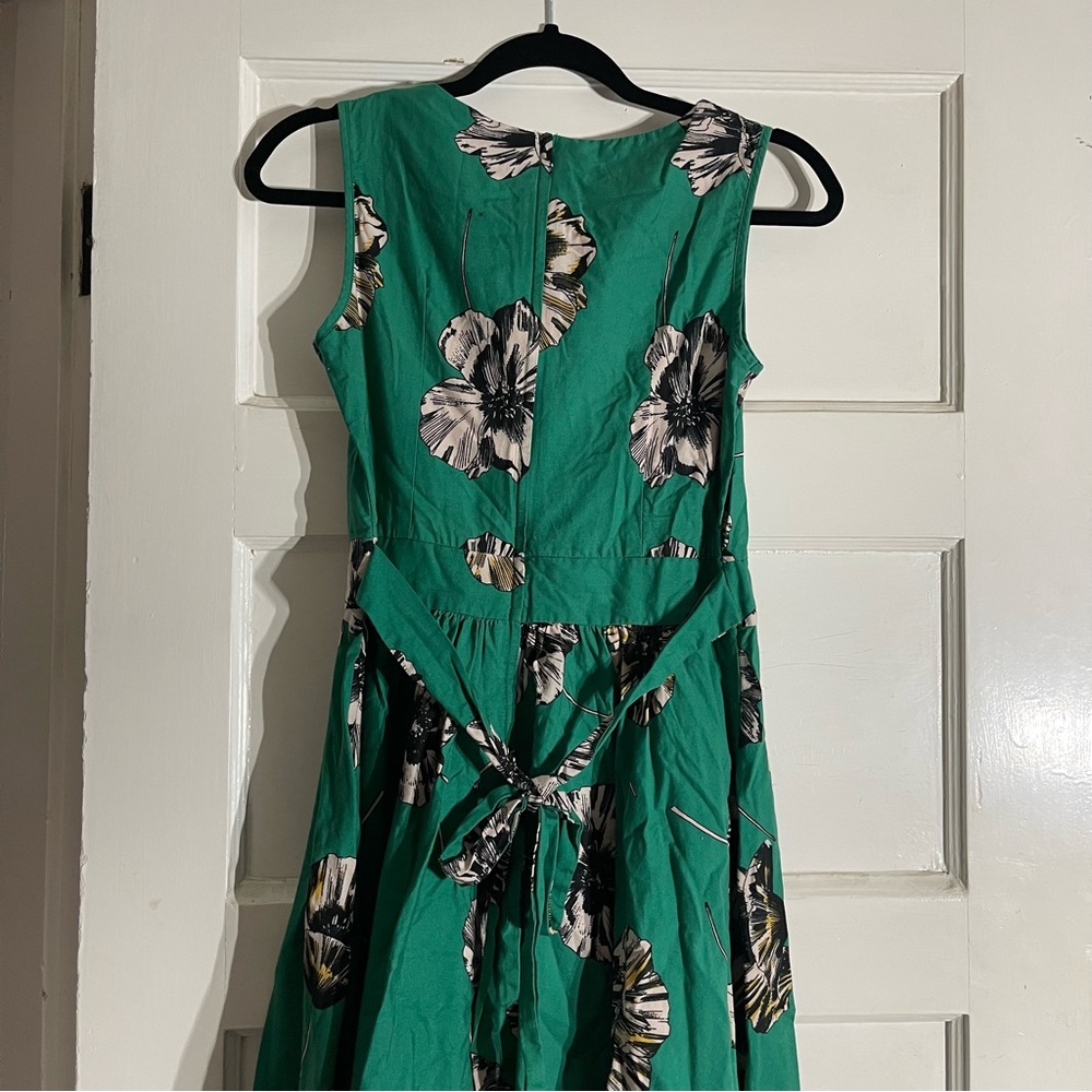 Dorothy Perkins floral fit and flare dress - Picture 3 of 7